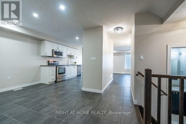 10 CITTADELLA BOULEVARD Hamilton (Stoney Creek) Ontario photo 3