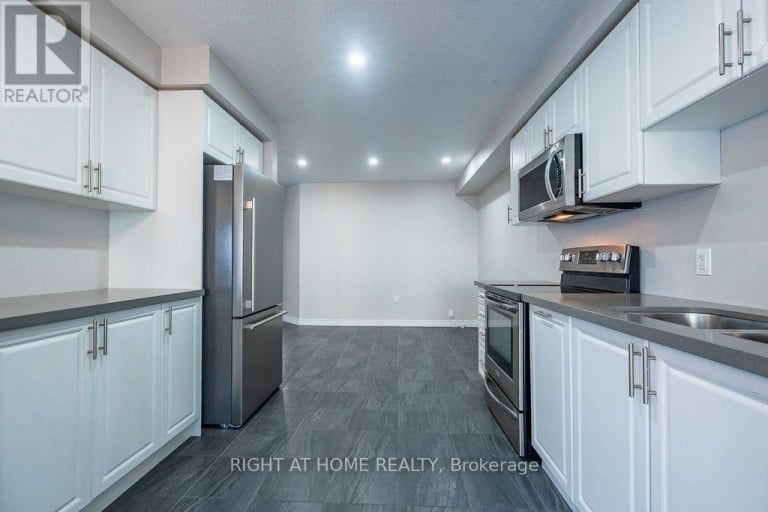 10 CITTADELLA BOULEVARD, Hamilton (Stoney Creek), Ontario, L8J3H5