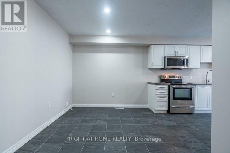 10 CITTADELLA BOULEVARD, Hamilton (Stoney Creek), Ontario, L8J3H5