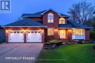 16 CARMICHAEL CRESCENT Collingwood Ontario photo 1