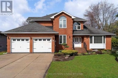16 CARMICHAEL CRESCENT Collingwood Ontario photo 11