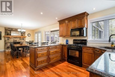 16 CARMICHAEL CRESCENT Collingwood Ontario photo 15