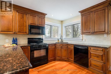 16 CARMICHAEL CRESCENT Collingwood Ontario photo 18