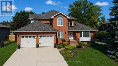 16 CARMICHAEL CRESCENT Collingwood Ontario photo 2