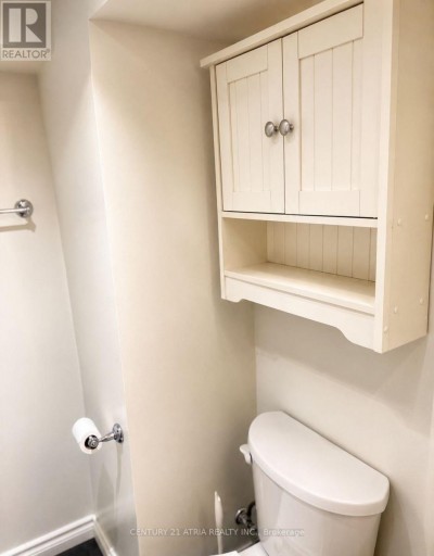 2 CRYSTAL CRESCENT, Toronto (Long Branch), Ontario, M8W2Z7