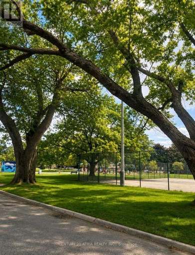 2 CRYSTAL CRESCENT, Toronto (Long Branch), Ontario, M8W2Z7