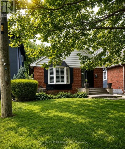 2 CRYSTAL CRESCENT, Toronto (Long Branch), Ontario, M8W2Z7