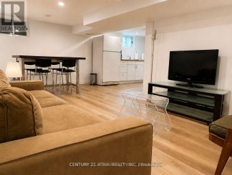 2 CRYSTAL CRESCENT Toronto (Long Branch) Ontario photo 3