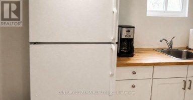 2 CRYSTAL CRESCENT Toronto (Long Branch) Ontario photo 4