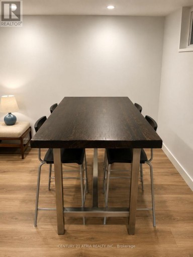 2 CRYSTAL CRESCENT, Toronto (Long Branch), Ontario, M8W2Z7