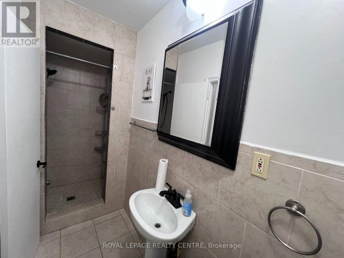 1 - 3351 LAKESHORE BOULEVARD, Toronto (Long Branch), Ontario, M8N1N1