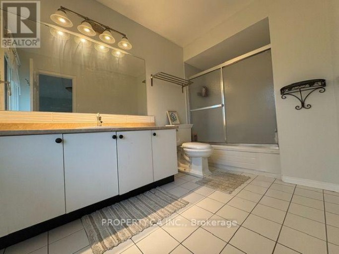 3 WATERFORD CRESCENT, Hamilton (Lakeshore), Ontario, L8E4Z8