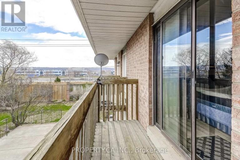 3 WATERFORD CRESCENT, Hamilton (Lakeshore), Ontario, L8E4Z8