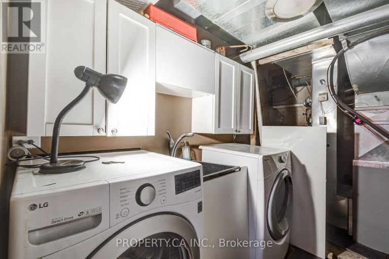 3 WATERFORD CRESCENT, Hamilton (Lakeshore), Ontario, L8E4Z8