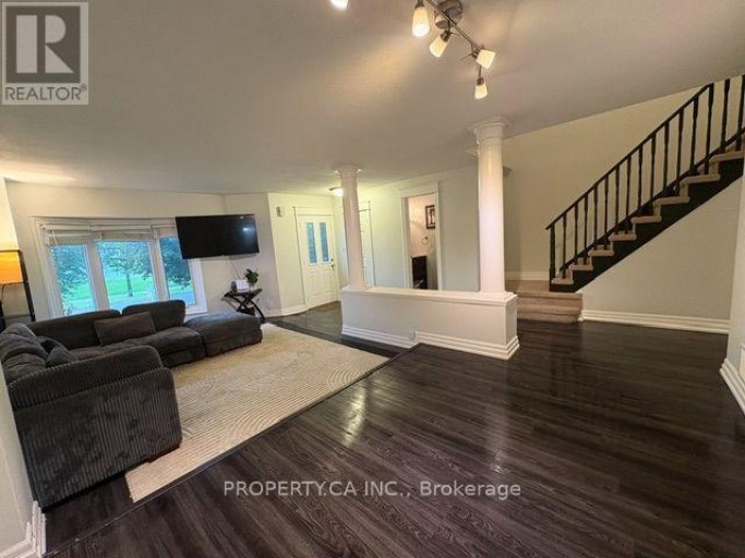 3 WATERFORD CRESCENT, Hamilton (Lakeshore), Ontario, L8E4Z8