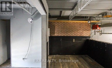 9 - 30 CANVARCO ROAD Toronto (Thorncliffe Park) Ontario photo 3