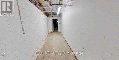 16 KING STREET W Oshawa (O'Neill) Ontario photo 4