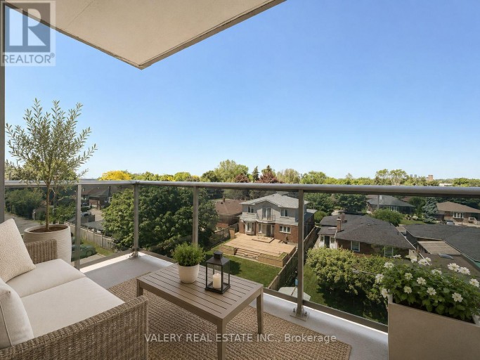 402 - 1780 LAWRENCE AVENUE E, Toronto (Wexford-Maryvale), Ontario, M1R2Y2