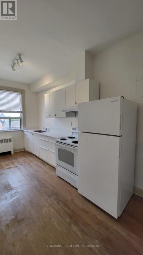 2 - 7 THOMAS STREET, Mississauga (Streetsville), Ontario, L5M1Y4