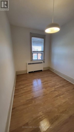 2 - 7 THOMAS STREET, Mississauga (Streetsville), Ontario, L5M1Y4