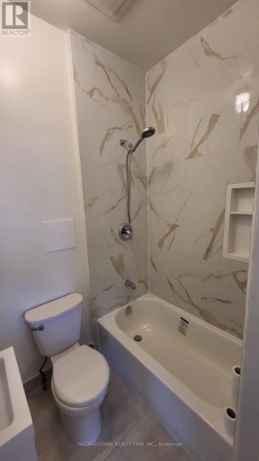 2 - 7 THOMAS STREET, Mississauga (Streetsville), Ontario, L5M1Y4