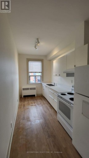 2 - 7 THOMAS STREET, Mississauga (Streetsville), Ontario, L5M1Y4