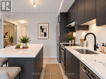 212 - 408 BROWN LINE Toronto (Alderwood) Ontario photo 2