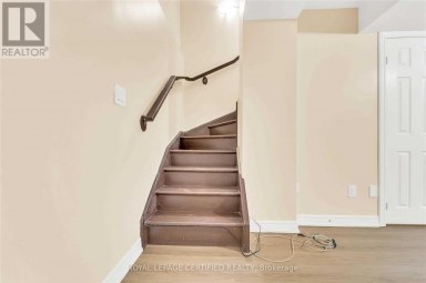 17 - 1380 COSTIGAN ROAD Milton (CL Clarke) Ontario photo 14