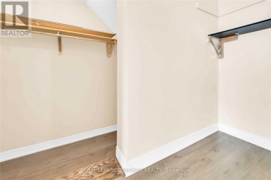 17 - 1380 COSTIGAN ROAD Milton (CL Clarke) Ontario photo 9