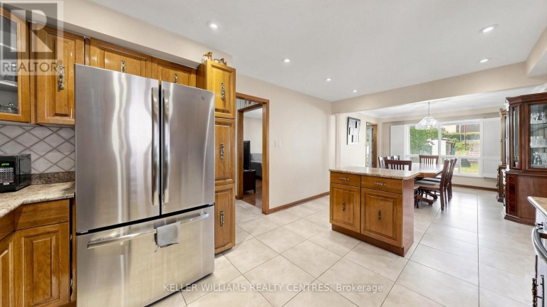 30 CLUBHOUSE COURT, Toronto (Glenfield-Jane Heights), Ontario, M3L2K5