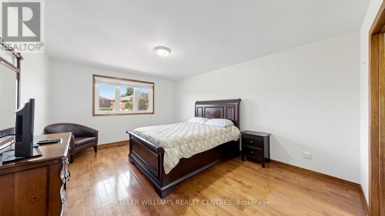 30 CLUBHOUSE COURT, Toronto (Glenfield-Jane Heights), Ontario, M3L2K5