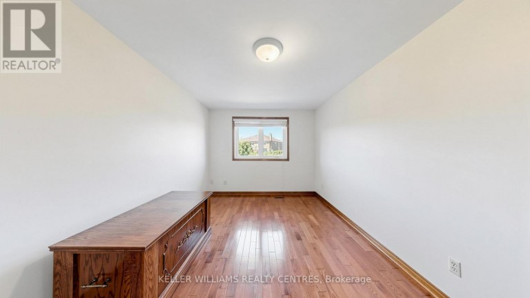 30 CLUBHOUSE COURT, Toronto (Glenfield-Jane Heights), Ontario, M3L2K5