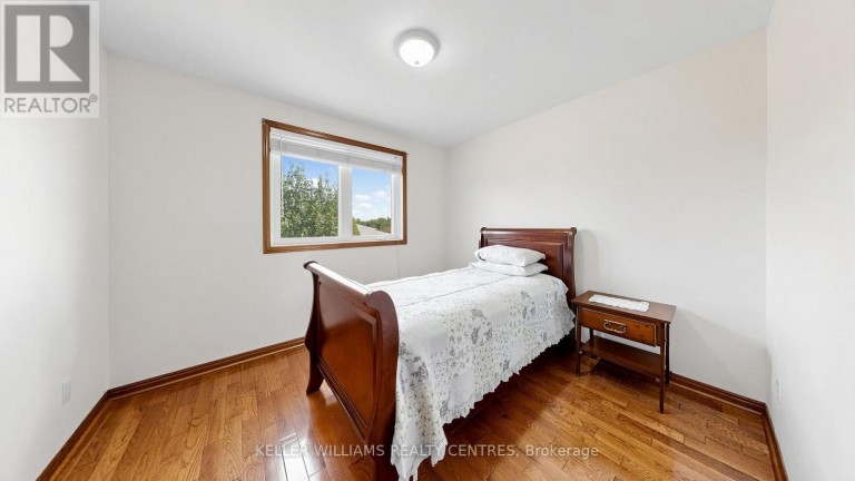 30 CLUBHOUSE COURT, Toronto (Glenfield-Jane Heights), Ontario, M3L2K5