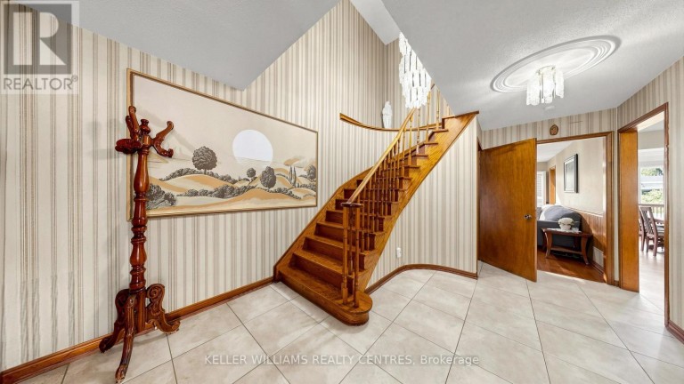 30 CLUBHOUSE COURT, Toronto (Glenfield-Jane Heights), Ontario, M3L2K5