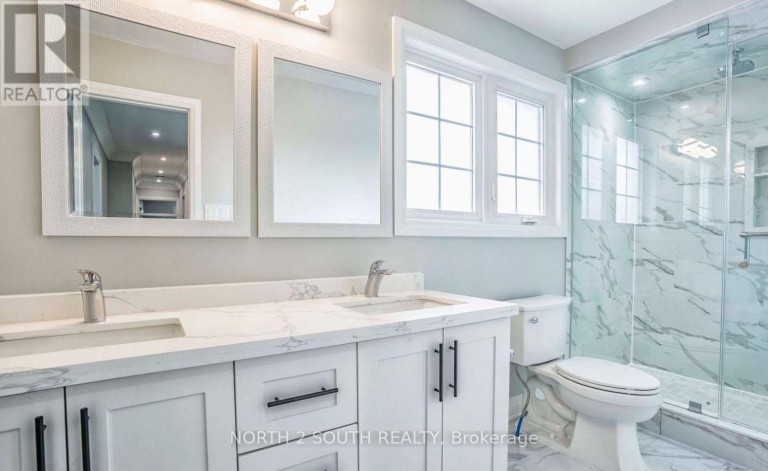 UPPER - 37 LOIRE COURT, Toronto (West Humber-Clairville), Ontario, M9V4Z7