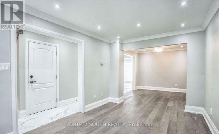 UPPER - 37 LOIRE COURT, Toronto (West Humber-Clairville), Ontario, M9V4Z7