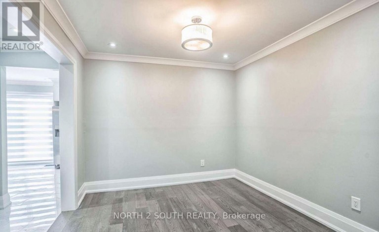 UPPER - 37 LOIRE COURT, Toronto (West Humber-Clairville), Ontario, M9V4Z7