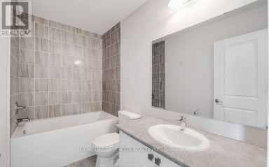 104 - 585 COLBORNE STREET E Brantford Ontario photo 4