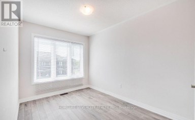 104 - 585 COLBORNE STREET E Brantford Ontario photo 5