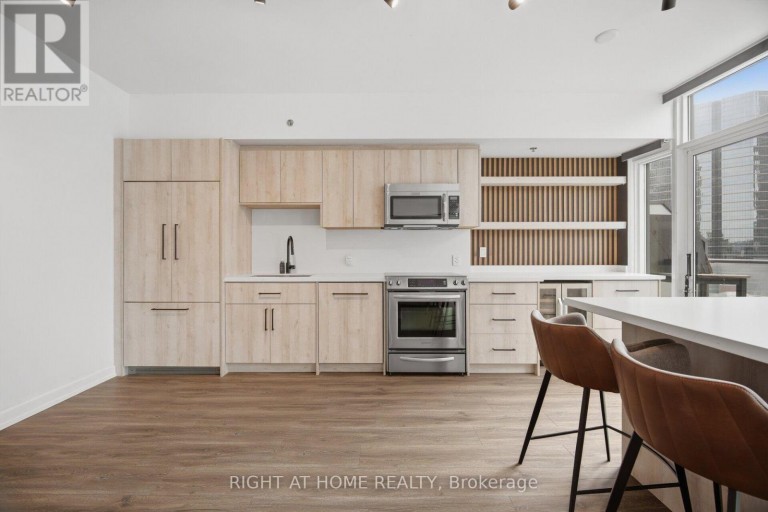 LPH01 - 21 NELSON STREET, Toronto (Waterfront Communities), Ontario, M5V3H9