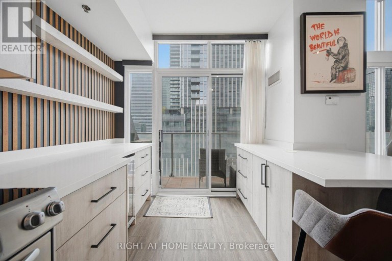 LPH01 - 21 NELSON STREET, Toronto (Waterfront Communities), Ontario, M5V3H9