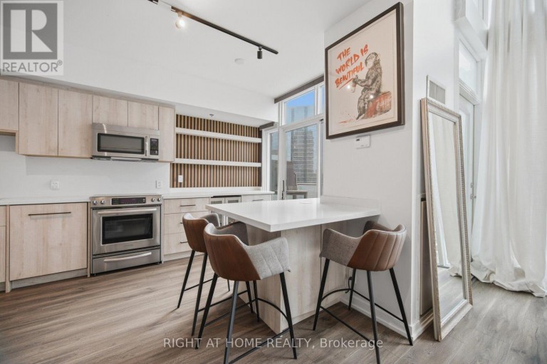 LPH01 - 21 NELSON STREET, Toronto (Waterfront Communities), Ontario, M5V3H9