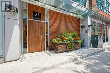 LPH01 - 21 NELSON STREET Toronto (Waterfront Communities) Ontario photo 2