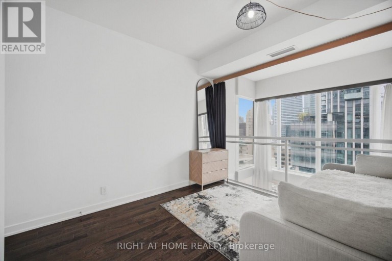 LPH01 - 21 NELSON STREET, Toronto (Waterfront Communities), Ontario, M5V3H9