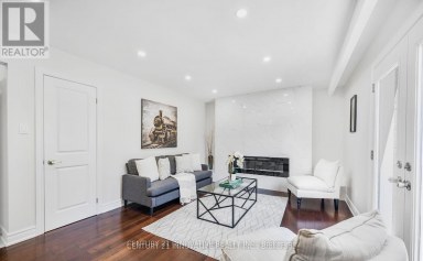 17 CHOPIN COURT Whitby (Lynde Creek) Ontario photo 3