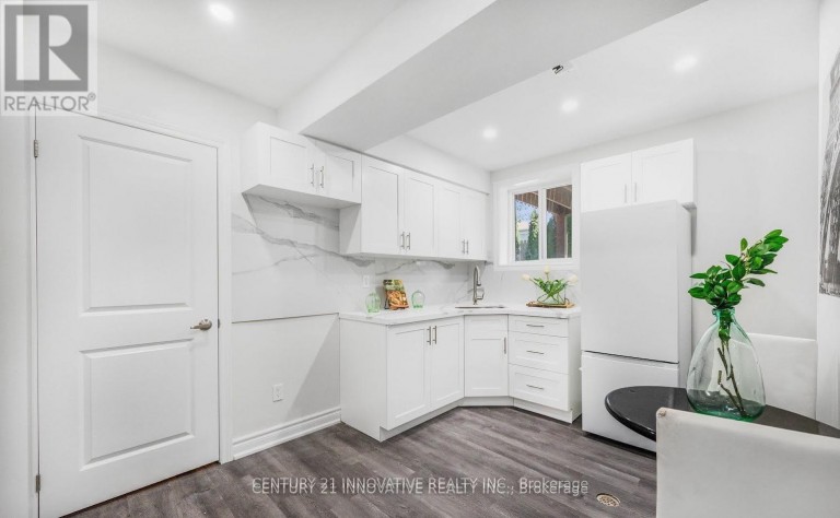 17 CHOPIN COURT, Whitby (Lynde Creek), Ontario, L1N6C5