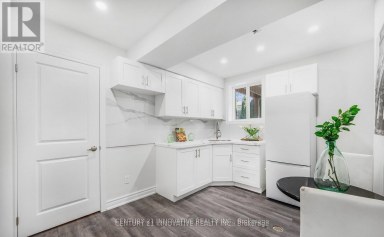 17 CHOPIN COURT Whitby (Lynde Creek) Ontario photo 6