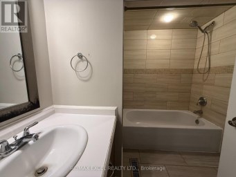 LOWER - 197 LANCASTER AVENUE Newmarket (Bristol-London) Ontario photo 8