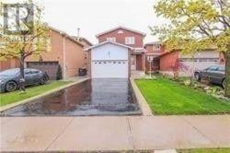9 SALEM COURT, Brampton (Brampton North), Ontario, L6V4J8