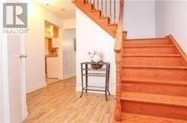 9 SALEM COURT Brampton (Brampton North) Ontario photo 4